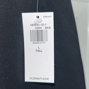 Brand new with tags.  Ladies Old Navy black Pixie wide leg size L tall